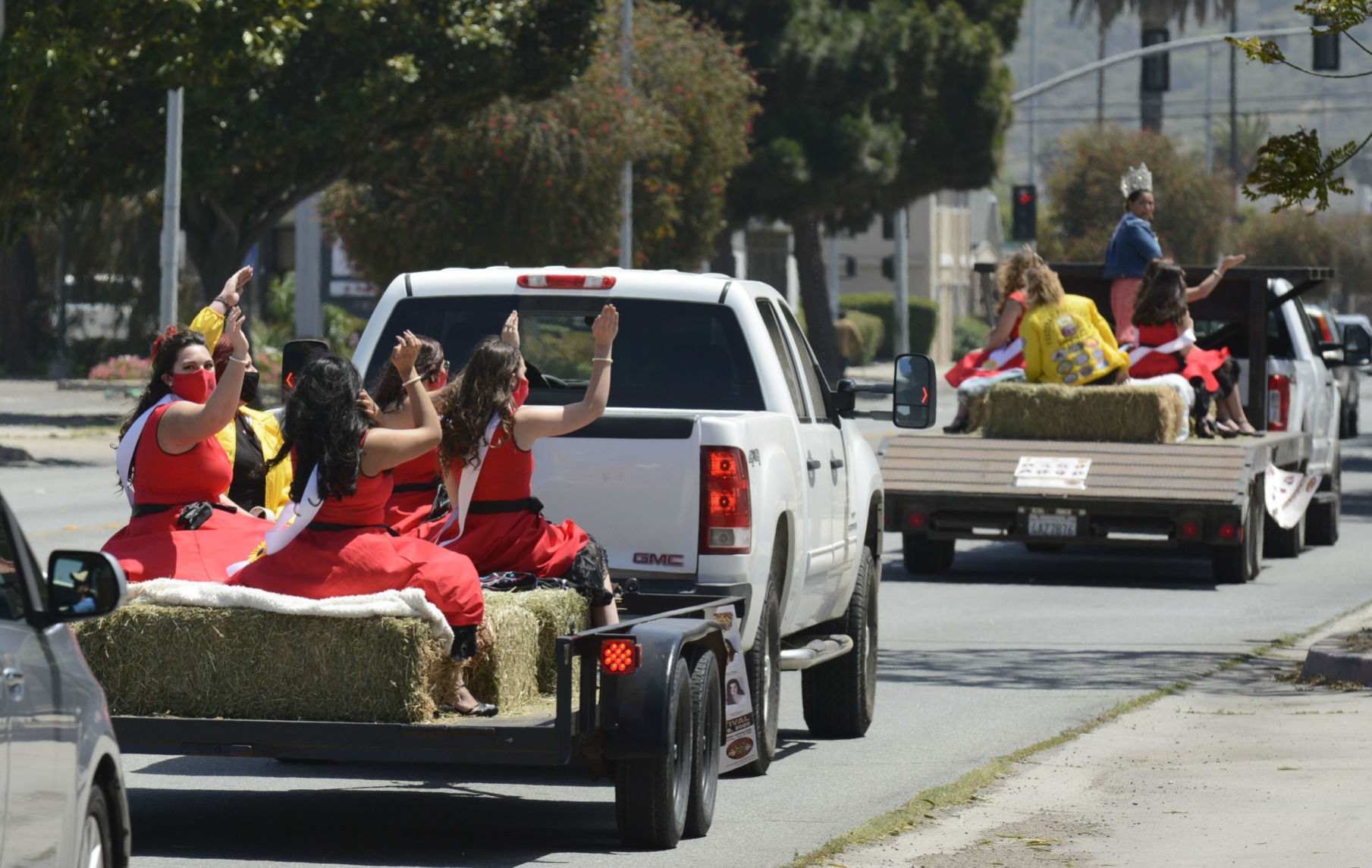 052320 Flower Queen parade 13.jpg